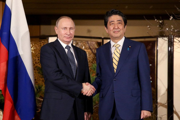 Абэ рассказал о предстоящих переговорах с Путиным