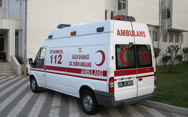 В Измире грузовик врезался в автобус: более десяти пострадавших