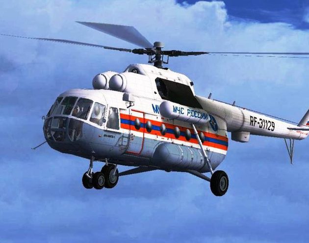 К спасательной операции в Черном море подключился вертолет МЧС