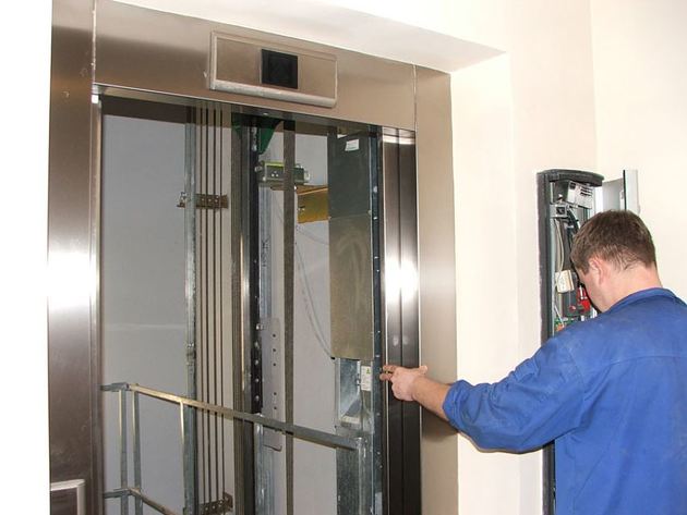 Более половины крымских лифтов нуждаются в замене