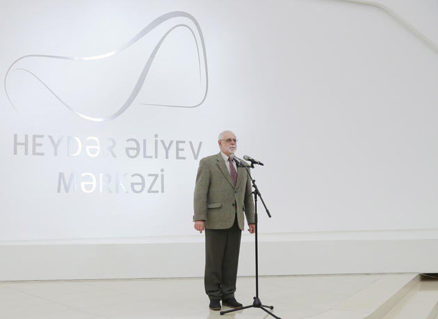 В Центре Гейдара Алиева в Баку открылась выставка русских художников-авангардистов 