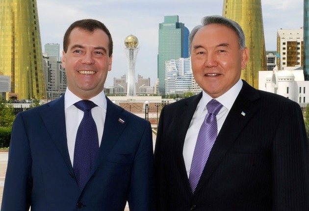Медведев и Назарбаев провели переговоры по телефону