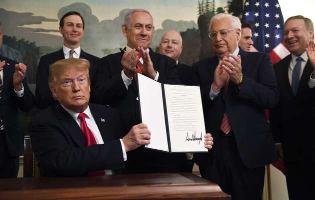 Трамп подписал документ о признании суверенитета Израиля над Голанскими высотами