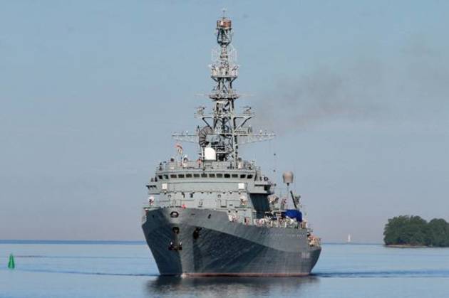 Корабли Черноморского флота взяли на сопровождение фрегаты стран НАТО в Черном море