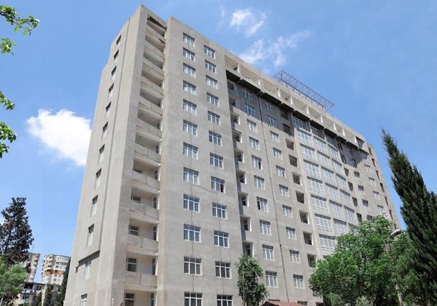 Дом на 96 квартир для семей шехидов и инвалидов Карабахской войны почти построен в Баку
