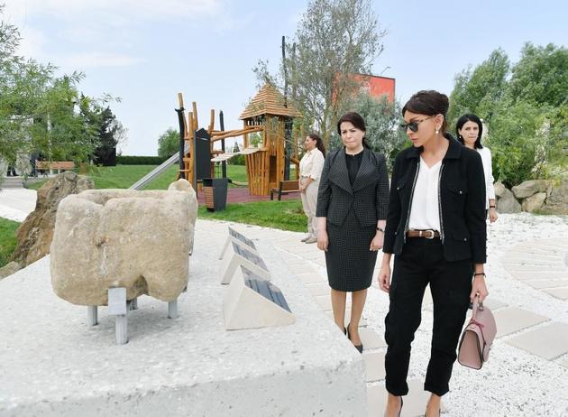 Ильхам Алиев и Мехрибан Алиева приняли участие в открытии заповедника "Янардаг" после капитальной реконструкции