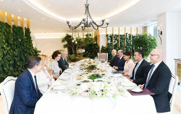 Мехрибан Алиева встретилась с Одри Азуле в Баку