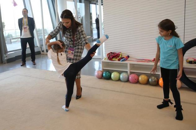 Мастер-класс Яны Батыршиной прошел в зале Национальной арены гимнастики в Баку