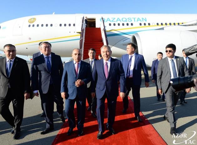 Нурсултан Назарбаев прилетел в Баку