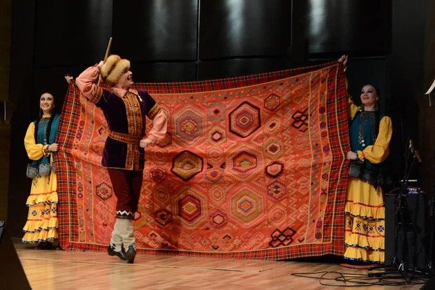Российские фольклорные коллективы выступили в Международном центре мугама в Баку