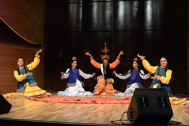 Российские фольклорные коллективы выступили в Международном центре мугама в Баку