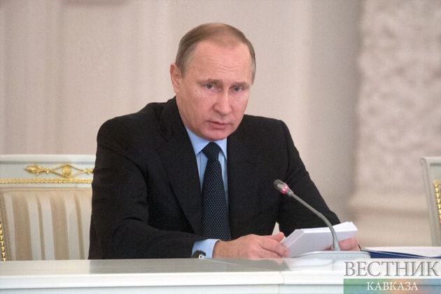 Путин потребовал у МВД России решительной борьбы с коррупцией