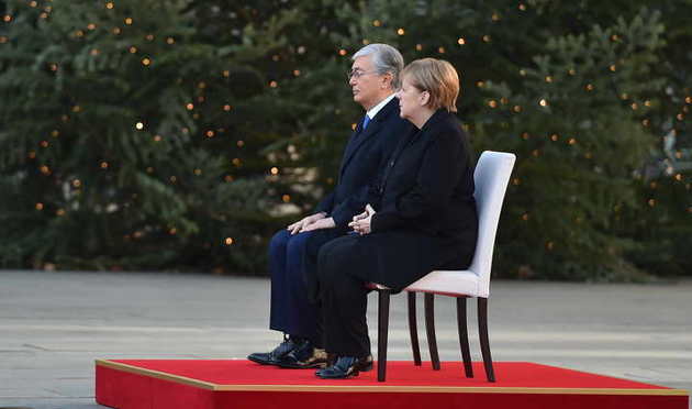 Президент Казахстана начал европейское турне с Германии