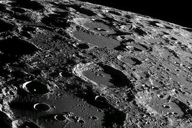 Россия может отправлять к Луне экипажи до четырех человек 