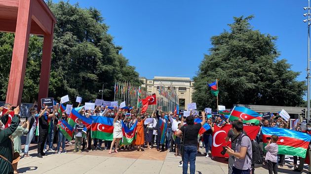 "Карабах - это Азербайджан!": В Швейцарии прошла акция протеста против агрессии Армении (ВИДЕО)