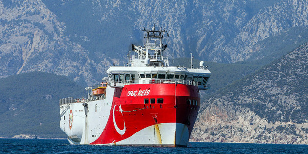 Турция на две недели продлевает геологоразведку в Средиземном море - СМИ