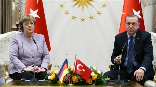 Эрдоган провел разговор с Меркель 