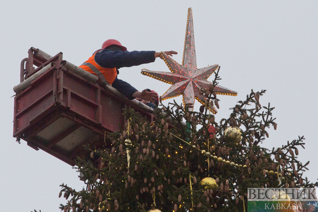 В Кремле убрали главную новогоднюю елку России