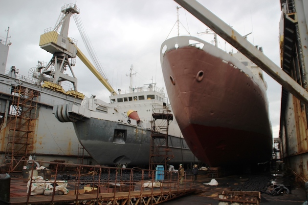 Часть Севастопольской бухты передали военным судоремонтникам
