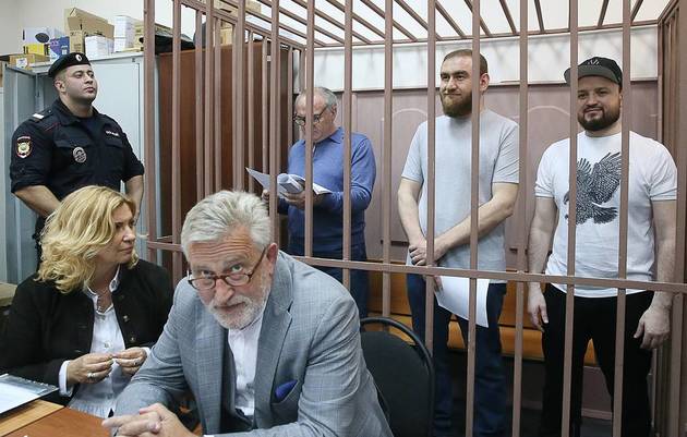Отцу и сыну Арашуковым до января продлили арест