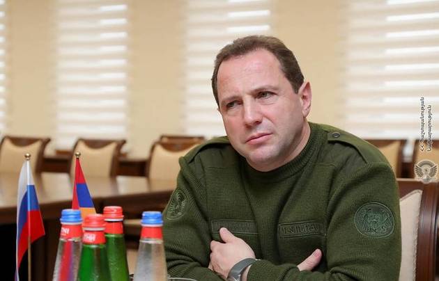 Бывший глава Минобороны Армении задержан по обвинению в хищении в особо крупном размере