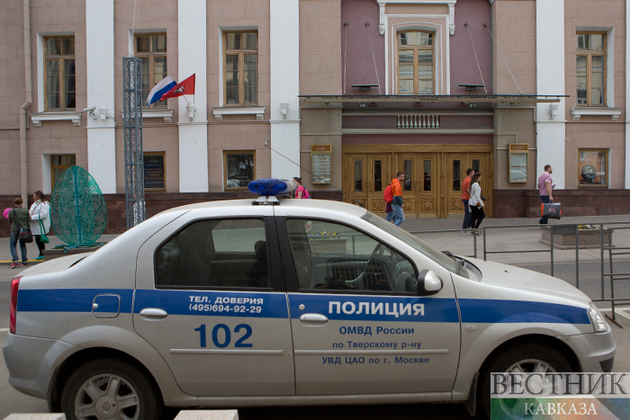 Чиновник заплатил 45 тыс рублей не приходившей на работу родственнице в Кизляре
