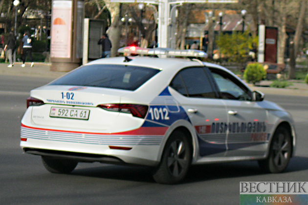 На трасе Ереван-Гюмри ЗИЛ протаранил Toyota, двое погибших