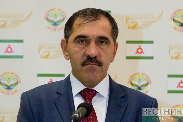 Юнус-Бек Евкуров поздравил Азербайджан с Днем государственной независимости