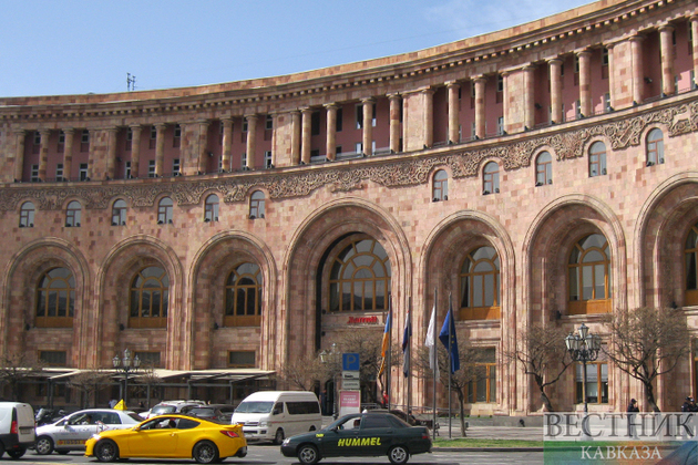 Карапетян призвал жителей Армении развивать экономику, чтобы стать богаче