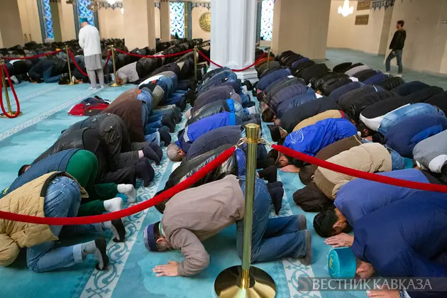 Молитва в мечети