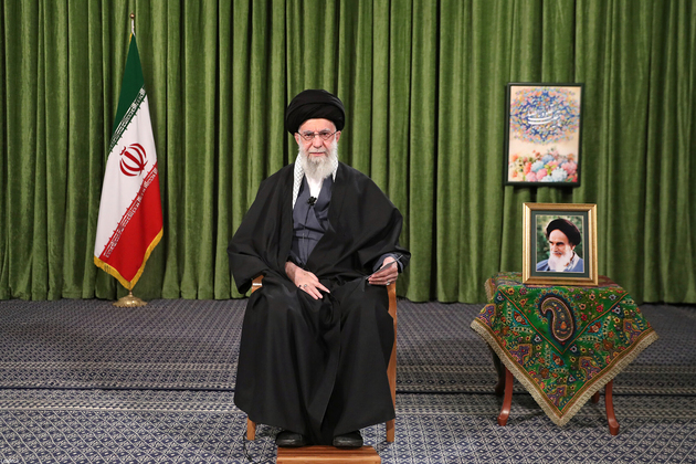 Хаменеи призвал с корнем вырвать бедность и дискриминацию в Иране