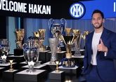 Звезда сборной Турции по футболу сменил одну миланскую команду на другую