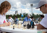 Победители шахматного турнира в Грозном получили награды от Карякина