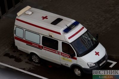 В Майкопе Lada Vesta столкнулась с тепловозом: двое пострадавших