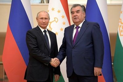 Путин и Рахмон обсудят двусторонние вопросы и региональные проблемы 