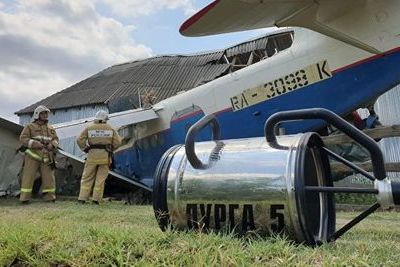 Пилота рухнувшего на дом самолета перевезли в Грозный