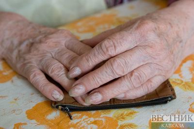 Столетние старцы стали выздоравливать от коронавируса в Иране
