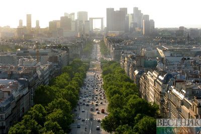 На окраинах Парижа из-за пандемии растут очереди за бесплатной едой