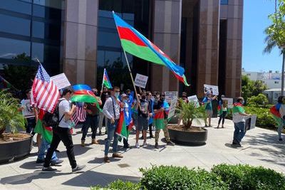 Армянская диаспора атаковала азербайджанцев в Лос-Анджелесе