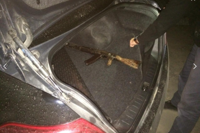 Житель Дагестана возил в багажнике &quot;Калашников&quot; и гранату