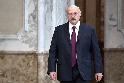 Лукашенко решил сделать своими помощниками исключительно военных