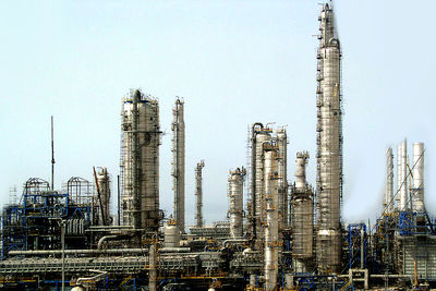 Новый иранский НПЗ обеспечил страну бензином