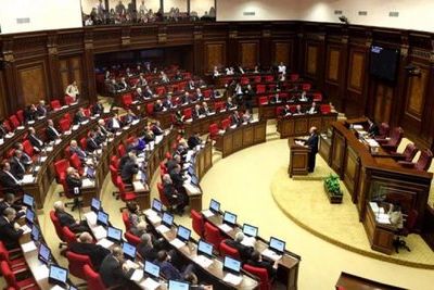 Законопроект &quot;О высшем образовании и науке&quot; вызвал бурные споры в парламенте Армении