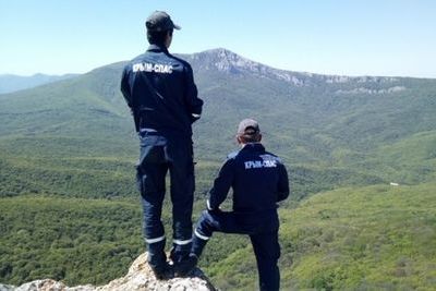 Крымские спасатели эвакуировали с горы туриста после укуса шершня