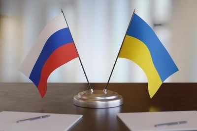 Арахамия: переговоры России и Украины упираются в Крым и Донбасс 