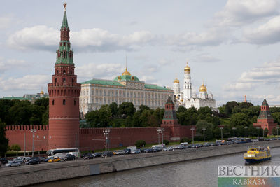 Ушаков: Москва находится в постоянном контакте с Баку и Ереваном