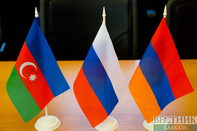 Ушаков: Москва предложит Еревану и Баку провести трехсторонний саммит