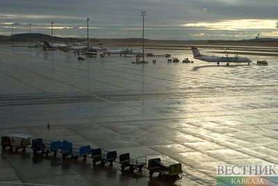 Столичные аэропорты продолжают работать по фактической погоде