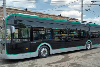 По улицам Еревана запустили китайские троллейбусы 