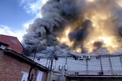 Крупный пожар в ЦУМе в Буйнакске потушили